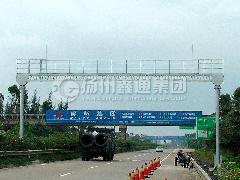 LMJ-010，情報(bào)板龍門(mén)架
