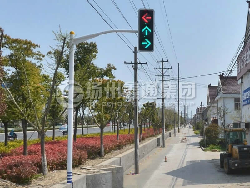 XHDG-017，單挑彎臂信號(hào)燈桿